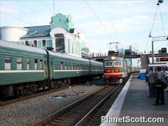 Novosibirsk Railway Station, TransSiberian Train 055 Arrives